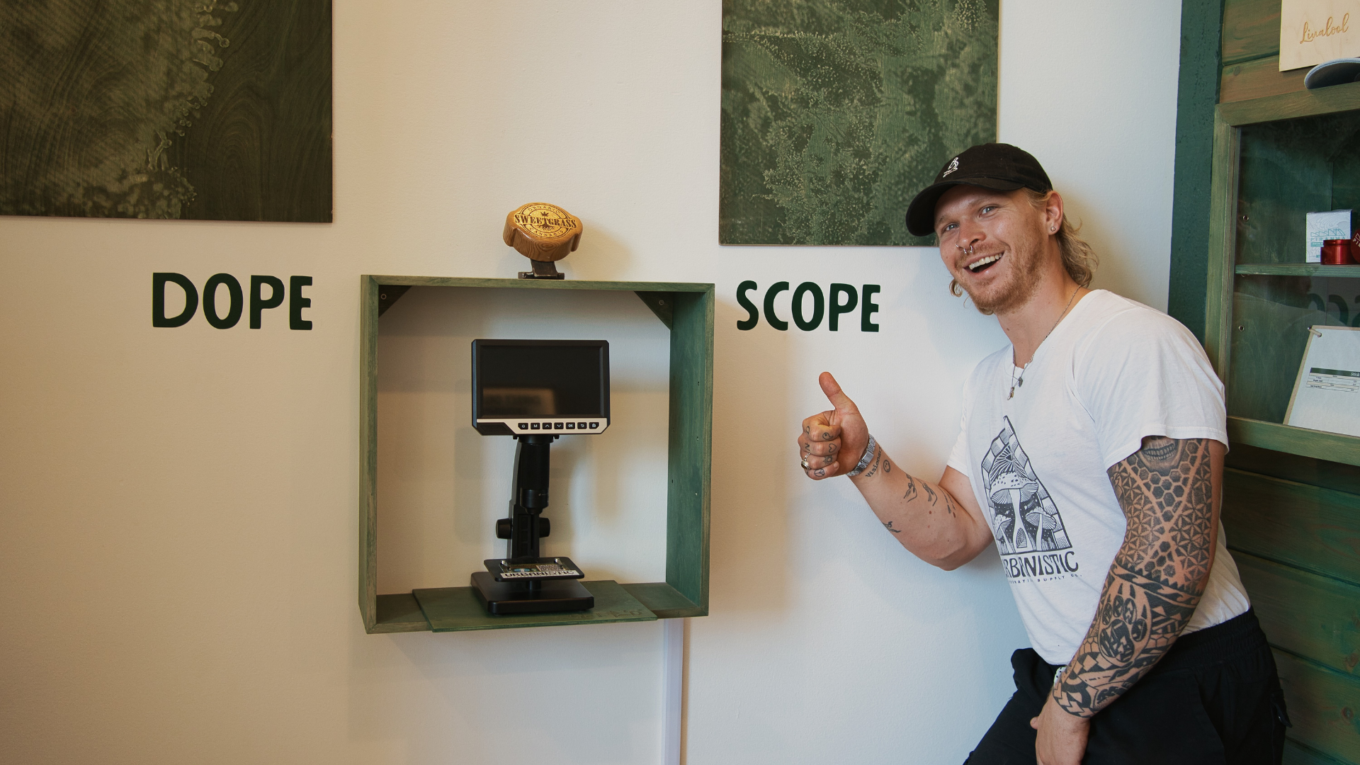 Collection of How to use a microscope in your Cannabis Store? in a gallery layout